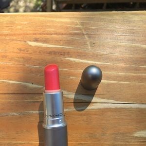 MAC KID KAT SHEER SATIN LIPSTICK LIMITED EDITION